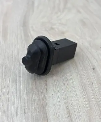 BMW 3 E46 Fuel tank opening switch 82289392