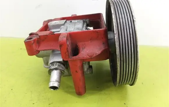 Audi A4 S4 B5 8D Power steering pump 078145255
