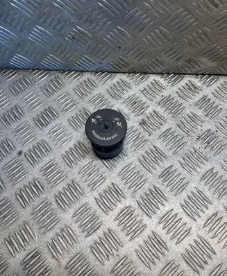 Passenger airbag on/off switch