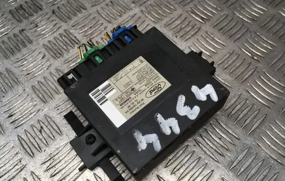 Ford Focus Comfort/convenience module 5WK47220A 98AG15K600EA