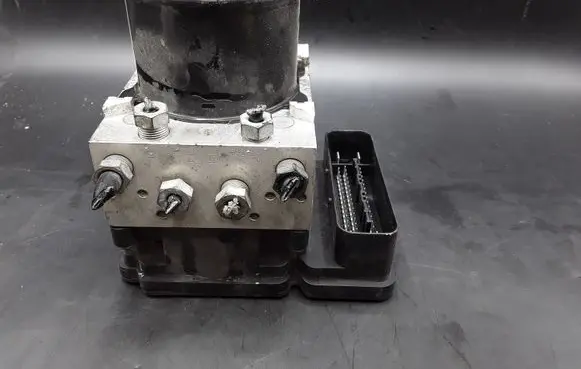Volvo V60 ABS Pump 10021205434 P31329137 28526258043