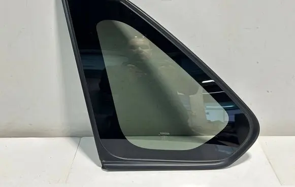 Toyota RAV 4 (XA50) Rear side window 6272042400 31487