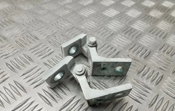 Skoda Octavia Mk2 (1Z) Front door hinge set 6Y0833402C 6Y0831412D