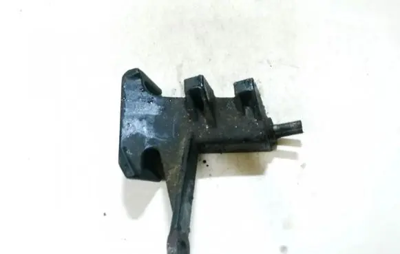Volvo S70 V70 V70 XC Engine mounting bracket 074115369