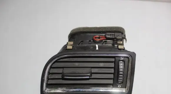Skoda Superb B6 (3T) Dashboard side air vent grill/cover trim