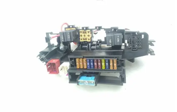 Audi A4 S4 B8 8K Fuse module