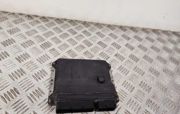 Toyota Auris 150 Engine control unit/module 8966102S30