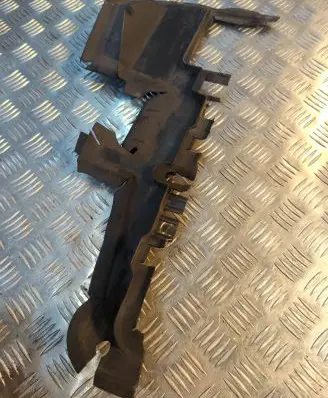 Audi A5 8T 8F Intercooler air guide/duct channel 8T0121283C