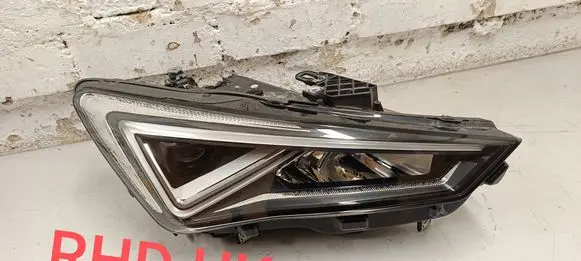 Seat Leon (5F) Headlight/headlamp 5FC941008J 992941571AG