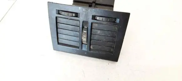 Skoda Octavia Mk2 (1Z) Dash center air vent grill 1Z0819203