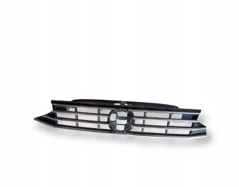 Volkswagen PASSAT B8 Front bumper upper radiator grill 3G0853653