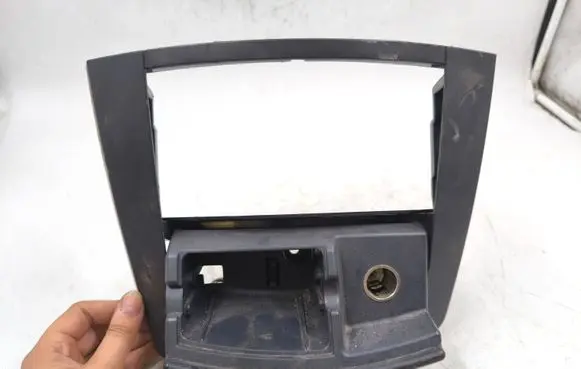 Cadillac CTS Ashtray (front) 10161LHDNS 10168LHDS