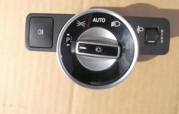 Mercedes-Benz CLA C117 X117 W117 Light switch A2129050551