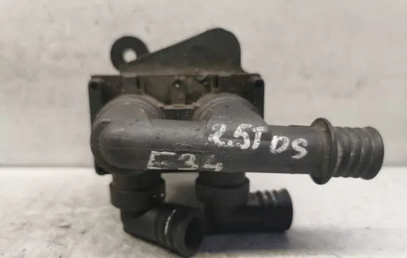BMW 5 E34 Coolant heater control valve 8391417