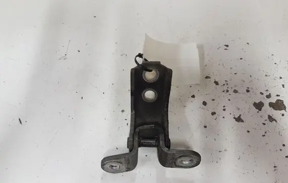 Toyota Avensis T270 Front door upper hinge