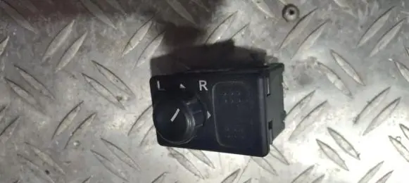 Nissan Primera Wing mirror switch