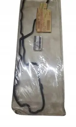 Nissan Pathfinder R52 Rocker cam cover 13270EC01A