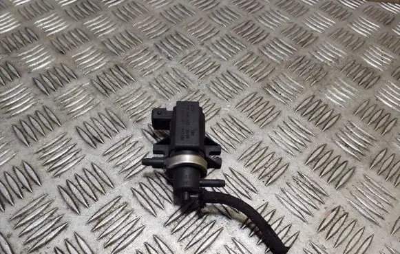 Vacuum valve