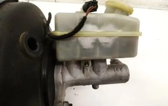 Mercedes-Benz A W169 Master brake cylinder