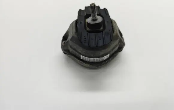 BMW 5 E60 E61 Engine mount bracket 6769874 676987402 15934612