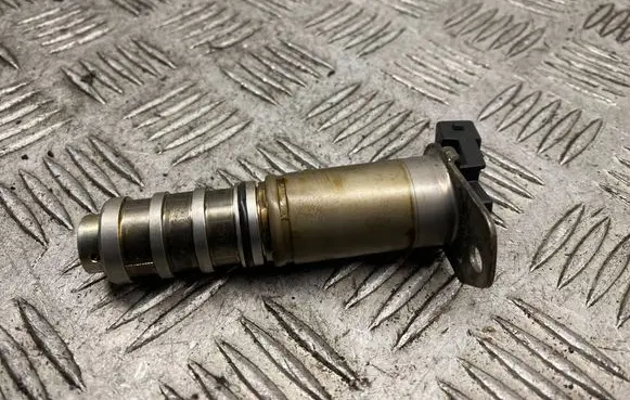 BMW 7 F01 F02 F03 F04 Camshaft vanos timing valve 8605123