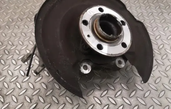 Rear wheel hub