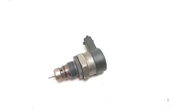 Volvo V70 Fuel pressure regulator 31216313