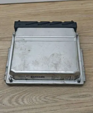 Volvo S80 Engine control unit/module 30637733A 039S00000