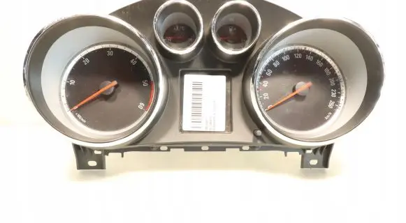 Opel Insignia A Clock 