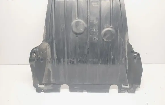 Renault Clio IV Engine splash shield/under tray 8200540585