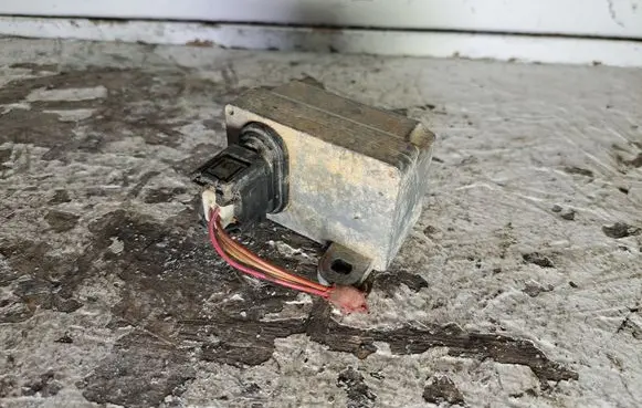 Mercedes-Benz C W203 ESP acceleration yaw rate sensor A2095420018Q A2095420018 A2095420018Q04