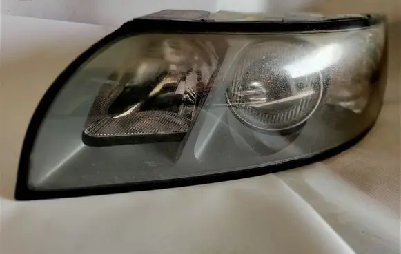 Volvo V50 Headlight/headlamp 30697775