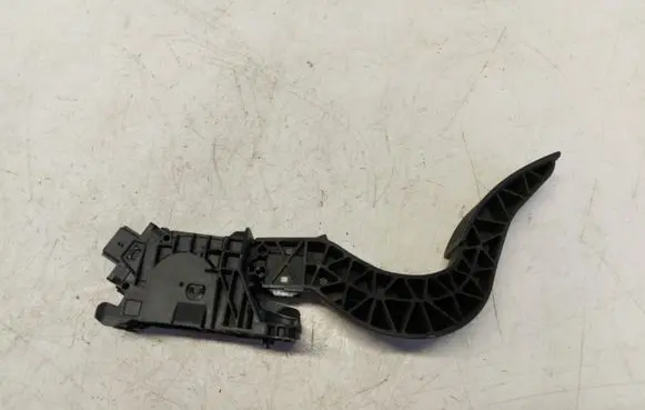 Volvo XC40 Accelerator throttle pedal 32212365