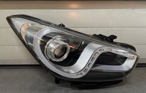 Hyundai i40 Headlight/headlamp 921023Z030