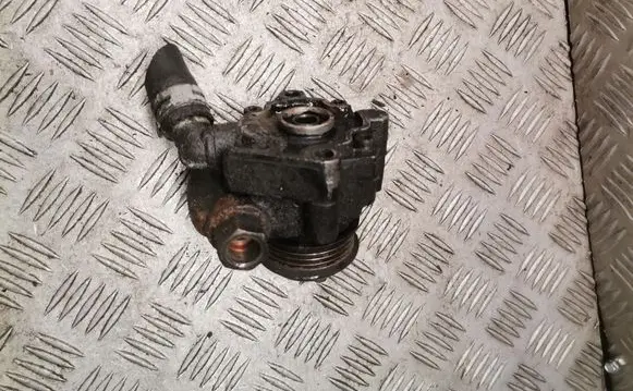 Ford Mondeo Mk III Power steering pump 1s7e3a733