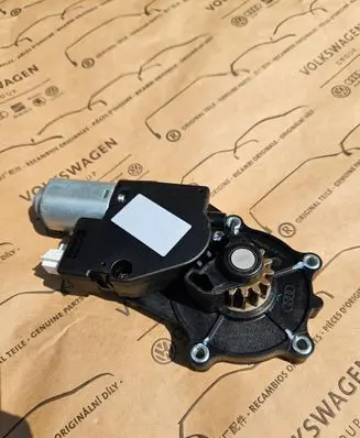 Audi TT TTS RS Mk3 8S Convertible roof hinge 8S7871601