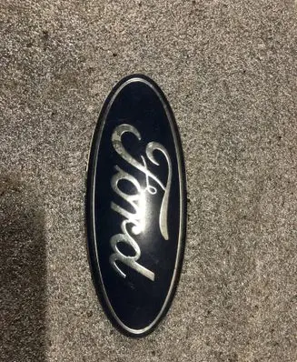 Ford Mondeo Mk III Manufacturer badge logo/emblem 