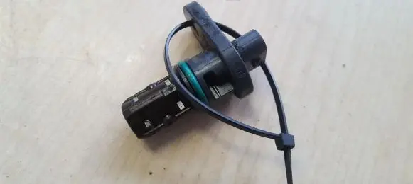 Opel Meriva B Crankshaft position sensor 55562744