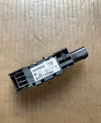Chrysler 300 - 300C Airbag deployment crash/impact sensor 04671779AC 0449203202 031108