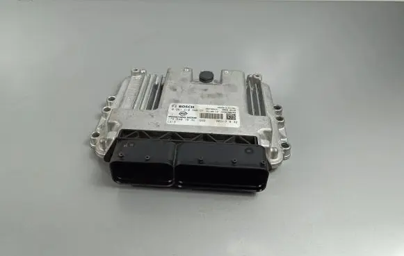 SsangYong Korando Engine control unit/module 0261S101532