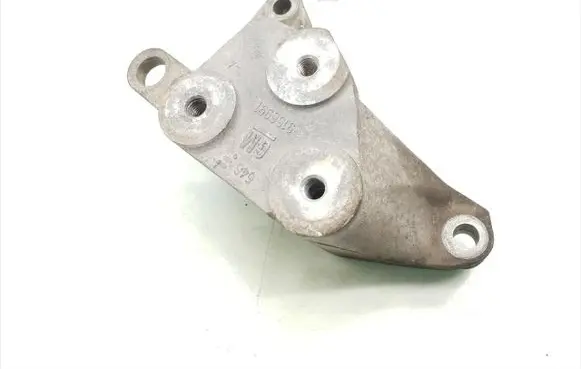 Opel Vectra C Engine mounting bracket 9156991