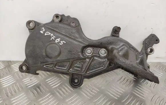 Toyota RAV 4 (XA20) Engine mounting bracket