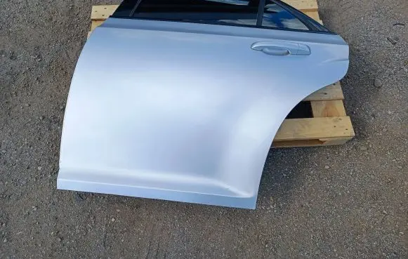 Chrysler 300C Rear door