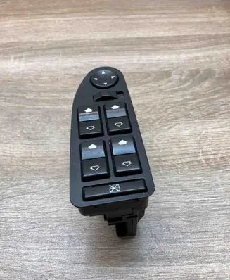 BMW 5 E39 Electric window control switch 8380646 339533