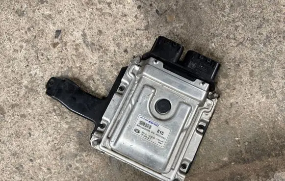 KIA Rio Engine control unit/module 3911703415