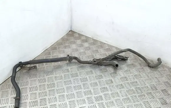 Toyota Avensis T270 Engine coolant pipe/hose