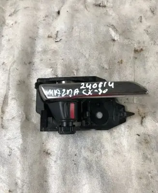 Mazda CX-30 Rear door interior handle V8392rh