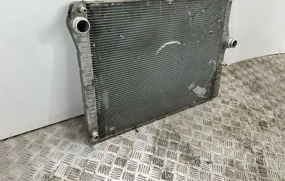 BMW 5 F10 F11 Coolant radiator 7601831