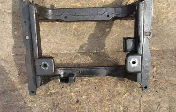 Dodge Nitro Front axle beam 