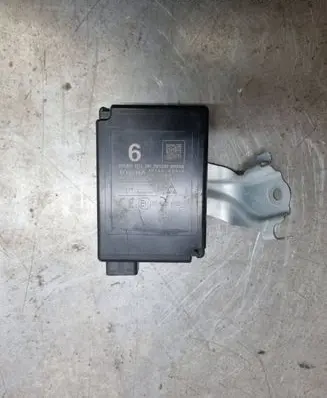 Toyota Yaris Tire pressure control unit MB1584005331 89760-0D060